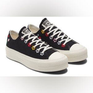 Converse Chuck Taylor All Star Lift Platform Low with Floral Embroidery